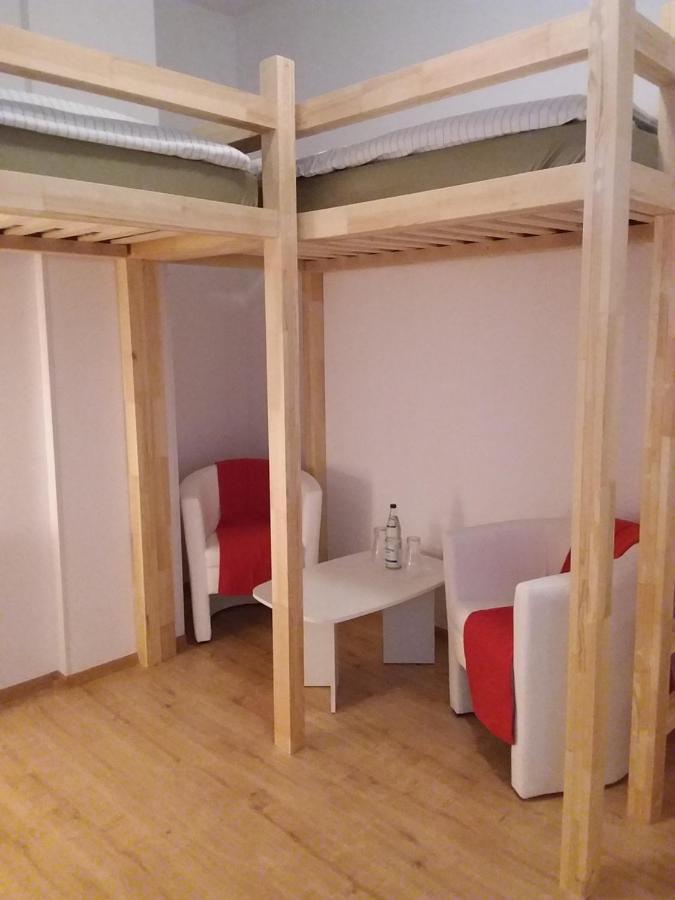 הוסטל ברלין Living In The Box מראה חיצוני תמונה